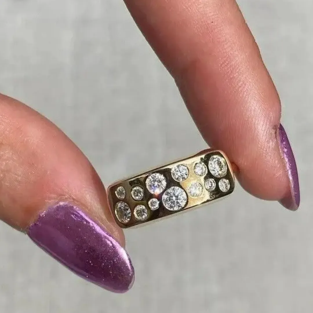 /public/photos/live/Flush Set Round Moissanite Modern Wedding Bands 600 (2).webp